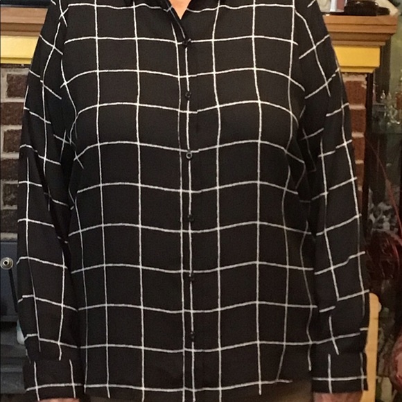 APT 9 ESSENTIALS ... long sleeves,  button down,  blouse XL blk & wht - Picture 10 of 10